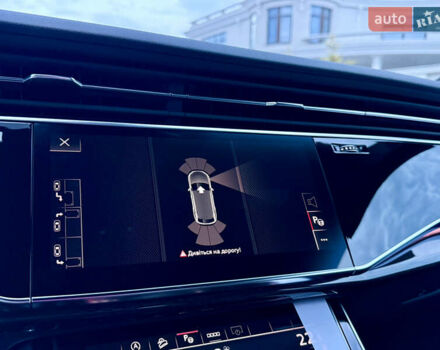 Серый Ауди Q8, объемом двигателя 3 л и пробегом 1 тыс. км за 115900 $, фото 69 на Automoto.ua