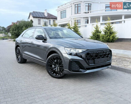 Серый Ауди Q8, объемом двигателя 3 л и пробегом 1 тыс. км за 115900 $, фото 2 на Automoto.ua