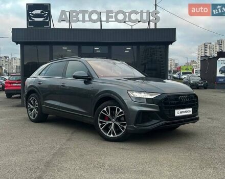 Серый Ауди Q8, объемом двигателя 3 л и пробегом 220 тыс. км за 53990 $, фото 1 на Automoto.ua