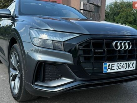 Сірий Ауді Q8, об'ємом двигуна 2.97 л та пробігом 64 тис. км за 66000 $, фото 1 на Automoto.ua