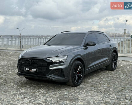Серый Ауди Q8, объемом двигателя 2.97 л и пробегом 74 тыс. км за 72999 $, фото 1 на Automoto.ua