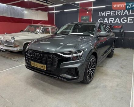 Сірий Ауді Q8, об'ємом двигуна 3 л та пробігом 61 тис. км за 67500 $, фото 1 на Automoto.ua