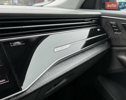 Синий Ауди Q8, объемом двигателя 2.97 л и пробегом 156 тыс. км за 61700 $, фото 49 на Automoto.ua