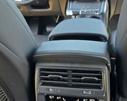 Синій Ауді Q8, об'ємом двигуна 3 л та пробігом 83 тис. км за 55000 $, фото 12 на Automoto.ua