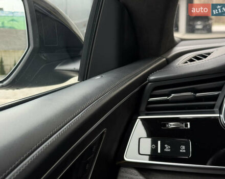 Синій Ауді Q8, об'ємом двигуна 3 л та пробігом 40 тис. км за 71000 $, фото 25 на Automoto.ua