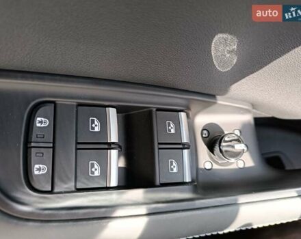 Синий Ауди Q8, объемом двигателя 3 л и пробегом 50 тыс. км за 67200 $, фото 4 на Automoto.ua