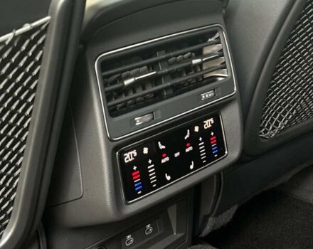 Синій Ауді Q8, об'ємом двигуна 3 л та пробігом 27 тис. км за 71900 $, фото 29 на Automoto.ua