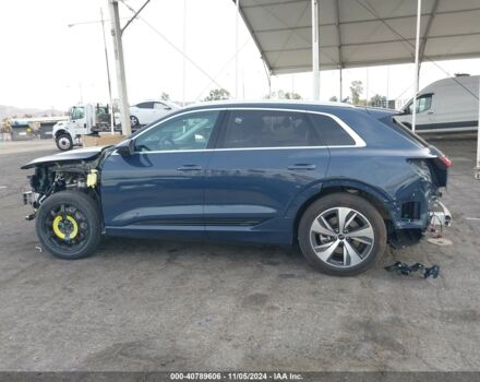 Синий Ауди Q8, объемом двигателя 0 л и пробегом 17 тыс. км за 40000 $, фото 7 на Automoto.ua