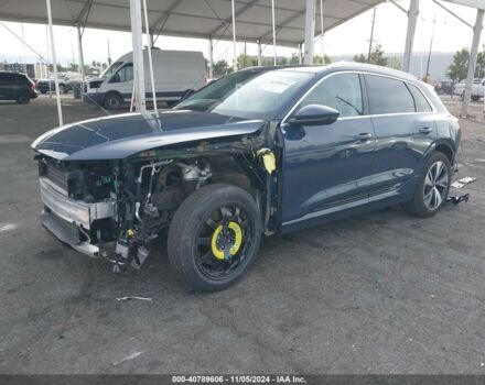 Синий Ауди Q8, объемом двигателя 0 л и пробегом 17 тыс. км за 40000 $, фото 2 на Automoto.ua