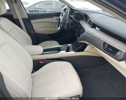 Синий Ауди Q8, объемом двигателя 0 л и пробегом 17 тыс. км за 40000 $, фото 8 на Automoto.ua