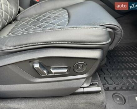 Ауди Q8 2020 в Черновцах на Automoto.ua Оранжевый Ауди Q8, объемом двигателя 3 л и пробегом 140 тыс. км за 69500 $, фото 37 на Automoto.ua