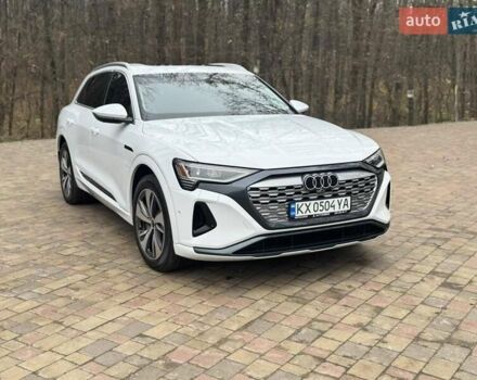 Белый Ауди Q8 e-tron, объемом двигателя 0 л и пробегом 63 тыс. км за 47800 $, фото 46 на Automoto.ua