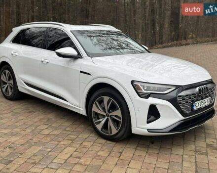 Белый Ауди Q8 e-tron, объемом двигателя 0 л и пробегом 63 тыс. км за 47800 $, фото 45 на Automoto.ua