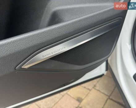 Белый Ауди Q8 e-tron, объемом двигателя 0 л и пробегом 63 тыс. км за 47800 $, фото 55 на Automoto.ua