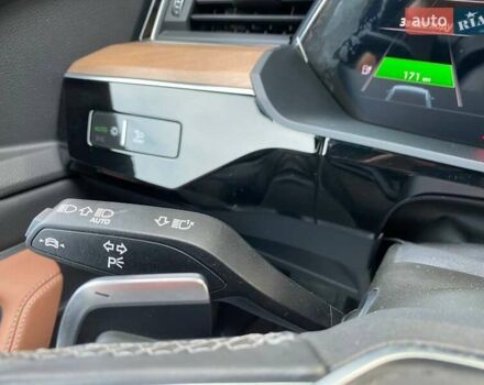 Білий Ауді Q8 e-tron, об'ємом двигуна 0 л та пробігом 3 тис. км за 59000 $, фото 22 на Automoto.ua