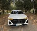 Белый Ауди Q8 e-tron, объемом двигателя 0 л и пробегом 11 тыс. км за 51000 $, фото 2 на Automoto.ua
