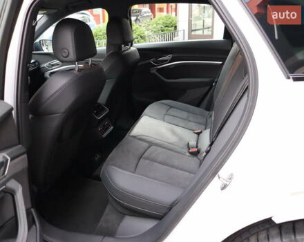 Ауді Q8 e-tron 2023 у Львові на Automoto.ua Білий Ауді Q8 e-tron, об'ємом двигуна 0 л та пробігом 23 тис. км за 49900 $, фото 37 на Automoto.ua