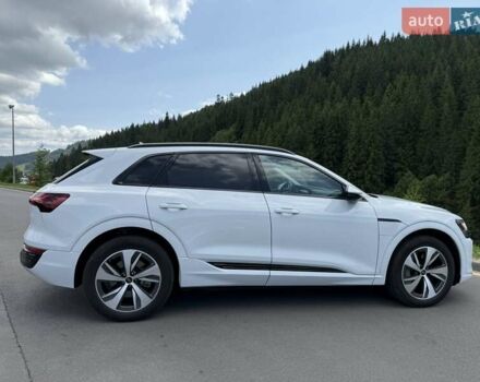 Белый Ауди Q8 e-tron, объемом двигателя 0 л и пробегом 5 тыс. км за 46999 $, фото 11 на Automoto.ua