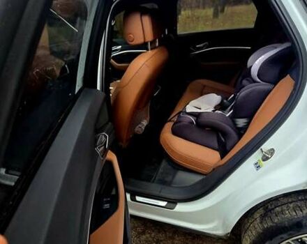 Білий Ауді Q8 e-tron, об'ємом двигуна 0 л та пробігом 17 тис. км за 50000 $, фото 37 на Automoto.ua