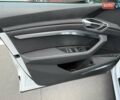 Белый Ауди Q8 e-tron, объемом двигателя 0 л и пробегом 5 тыс. км за 46999 $, фото 31 на Automoto.ua