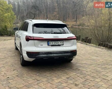 Белый Ауди Q8 e-tron, объемом двигателя 0 л и пробегом 63 тыс. км за 47800 $, фото 30 на Automoto.ua