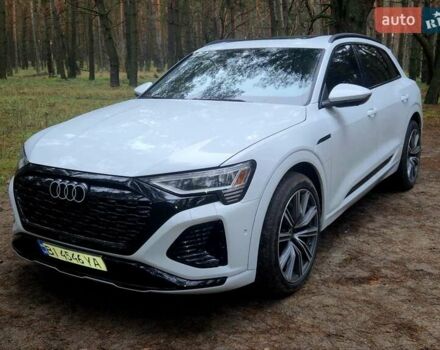 Білий Ауді Q8 e-tron, об'ємом двигуна 0 л та пробігом 17 тис. км за 50000 $, фото 4 на Automoto.ua