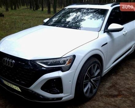 Білий Ауді Q8 e-tron, об'ємом двигуна 0 л та пробігом 17 тис. км за 50000 $, фото 6 на Automoto.ua