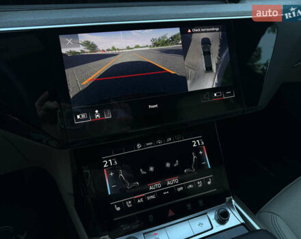 Белый Ауди Q8 e-tron, объемом двигателя 0 л и пробегом 10 тыс. км за 52000 $, фото 25 на Automoto.ua