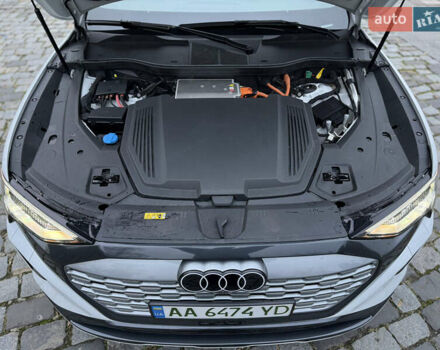 Белый Ауди Q8 e-tron, объемом двигателя 0 л и пробегом 17 тыс. км за 56500 $, фото 61 на Automoto.ua