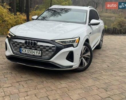 Белый Ауди Q8 e-tron, объемом двигателя 0 л и пробегом 63 тыс. км за 47800 $, фото 10 на Automoto.ua