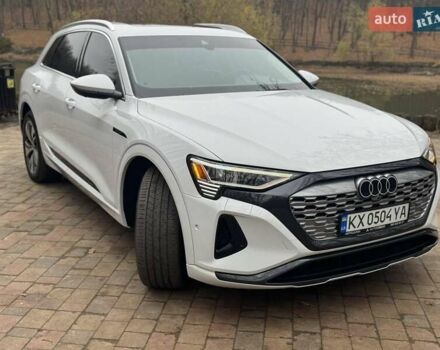 Белый Ауди Q8 e-tron, объемом двигателя 0 л и пробегом 63 тыс. км за 47800 $, фото 11 на Automoto.ua