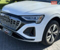 Белый Ауди Q8 e-tron, объемом двигателя 0 л и пробегом 10 тыс. км за 52000 $, фото 1 на Automoto.ua