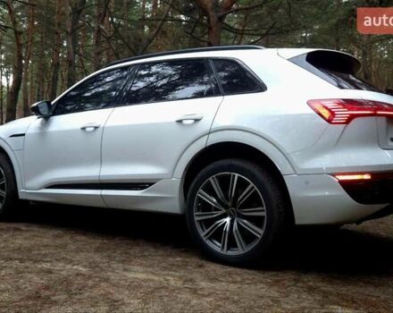Білий Ауді Q8 e-tron, об'ємом двигуна 0 л та пробігом 17 тис. км за 50000 $, фото 10 на Automoto.ua