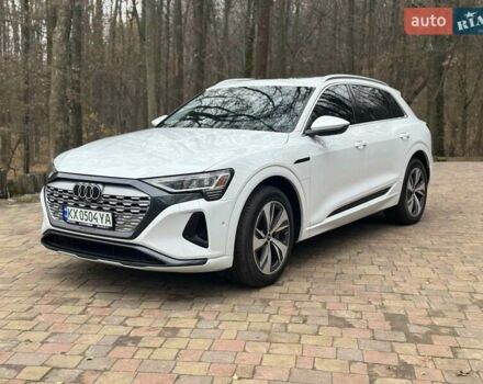 Белый Ауди Q8 e-tron, объемом двигателя 0 л и пробегом 63 тыс. км за 47800 $, фото 52 на Automoto.ua