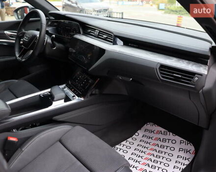 Ауді Q8 e-tron 2023 у Львові на Automoto.ua Білий Ауді Q8 e-tron, об'ємом двигуна 0 л та пробігом 23 тис. км за 49900 $, фото 47 на Automoto.ua