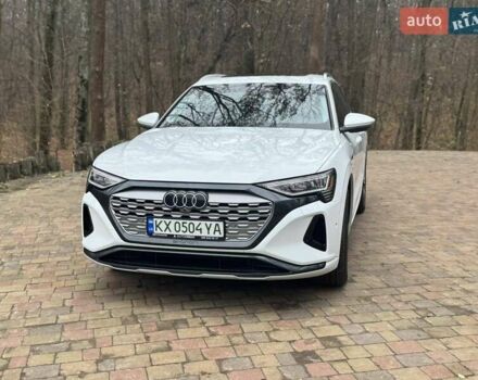 Белый Ауди Q8 e-tron, объемом двигателя 0 л и пробегом 63 тыс. км за 47800 $, фото 50 на Automoto.ua