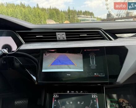 Белый Ауди Q8 e-tron, объемом двигателя 0 л и пробегом 5 тыс. км за 46999 $, фото 18 на Automoto.ua
