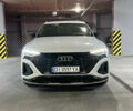 Белый Ауди Q8 e-tron, объемом двигателя 0 л и пробегом 72 тыс. км за 52000 $, фото 1 на Automoto.ua