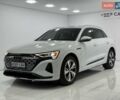 Белый Ауди Q8 e-tron, объемом двигателя 0 л и пробегом 22 тыс. км за 53000 $, фото 5 на Automoto.ua