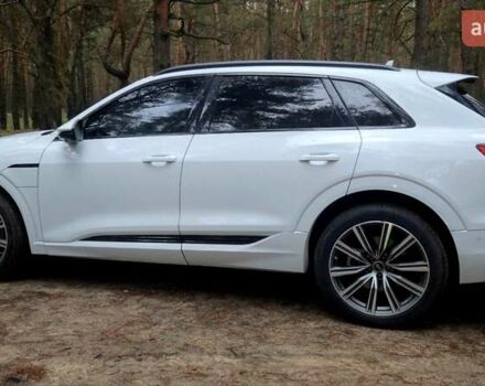 Білий Ауді Q8 e-tron, об'ємом двигуна 0 л та пробігом 17 тис. км за 50000 $, фото 9 на Automoto.ua