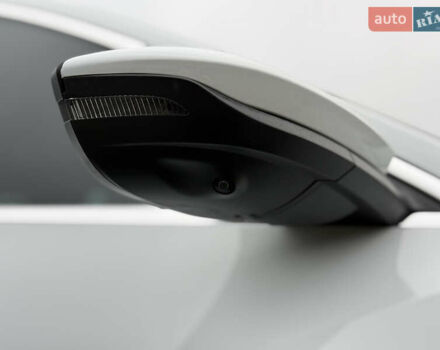 Белый Ауди Q8 e-tron, объемом двигателя 0 л и пробегом 17 тыс. км за 56500 $, фото 15 на Automoto.ua