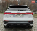 Белый Ауди Q8 e-tron, объемом двигателя 0 л и пробегом 17 тыс. км за 56500 $, фото 5 на Automoto.ua