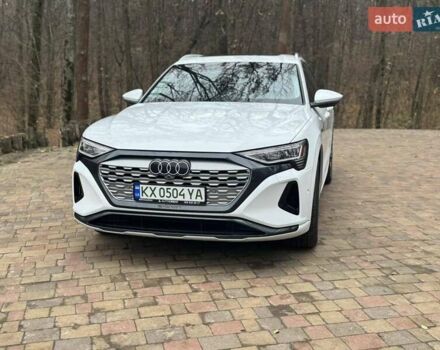 Белый Ауди Q8 e-tron, объемом двигателя 0 л и пробегом 63 тыс. км за 47800 $, фото 49 на Automoto.ua