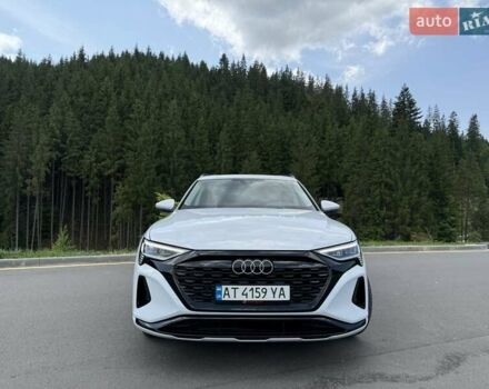 Белый Ауди Q8 e-tron, объемом двигателя 0 л и пробегом 5 тыс. км за 46999 $, фото 3 на Automoto.ua