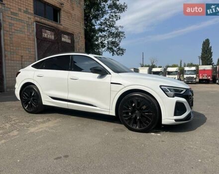 Ауди Q8 e-tron 2023 в Киеве на Automoto.ua Белый Ауди Q8 e-tron, объемом двигателя 0 л и пробегом 29 тыс. км за 65000 $, фото 3 на Automoto.ua