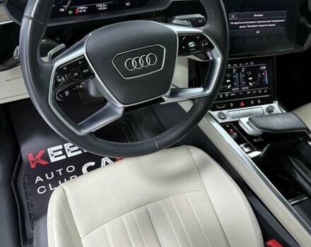 Белый Ауди Q8 e-tron, объемом двигателя 0 л и пробегом 22 тыс. км за 53000 $, фото 20 на Automoto.ua