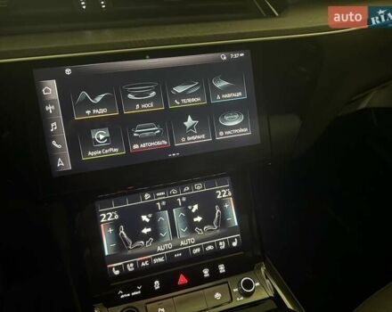 Белый Ауди Q8 e-tron, объемом двигателя 0 л и пробегом 63 тыс. км за 47800 $, фото 41 на Automoto.ua