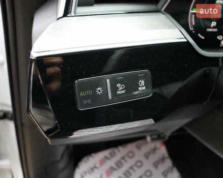 Ауді Q8 e-tron 2023 у Львові на Automoto.ua Білий Ауді Q8 e-tron, об'ємом двигуна 0 л та пробігом 23 тис. км за 49900 $, фото 18 на Automoto.ua