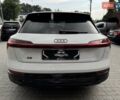 Белый Ауди Q8 e-tron, объемом двигателя 0 л и пробегом 6 тыс. км за 59500 $, фото 15 на Automoto.ua