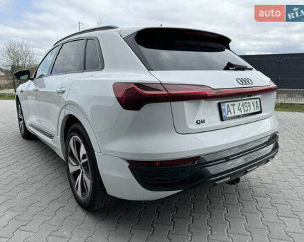 Белый Ауди Q8 e-tron, объемом двигателя 0 л и пробегом 5 тыс. км за 47500 $, фото 6 на Automoto.ua